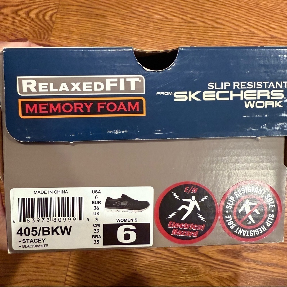 🎁Skechers Stacey Black and White Slip Resistant Sole Work Sneakers size 6 - Picture 6 of 7